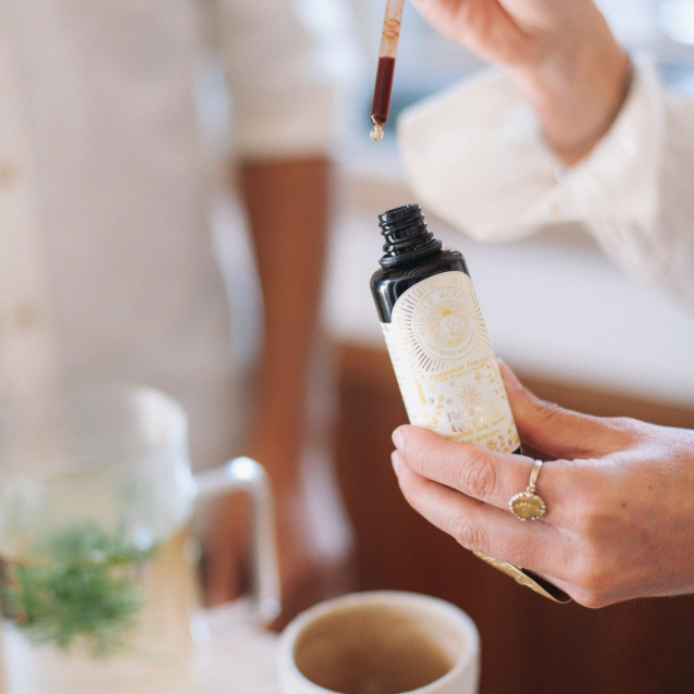 BOTANICAL GUARDIAN | FOLK HERBS FOR DEFENSE