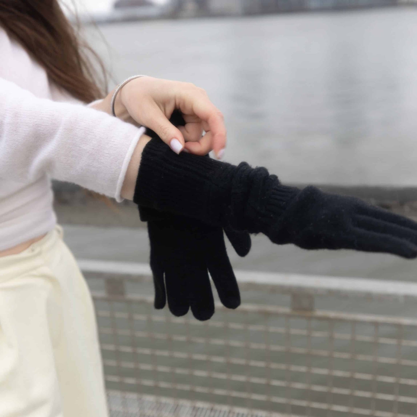 THE CASHMERE CUFF GLOVE