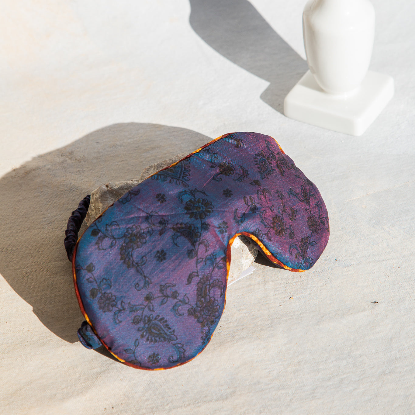 VINTAGE SILK EYE MASK