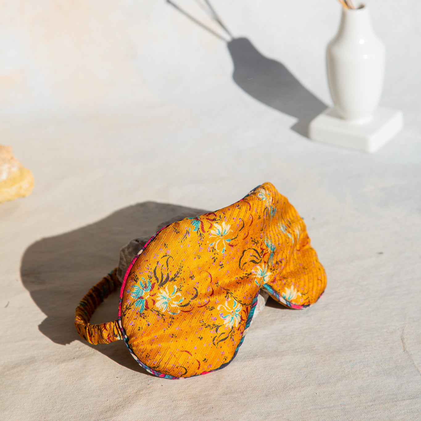 VINTAGE SILK EYE MASK