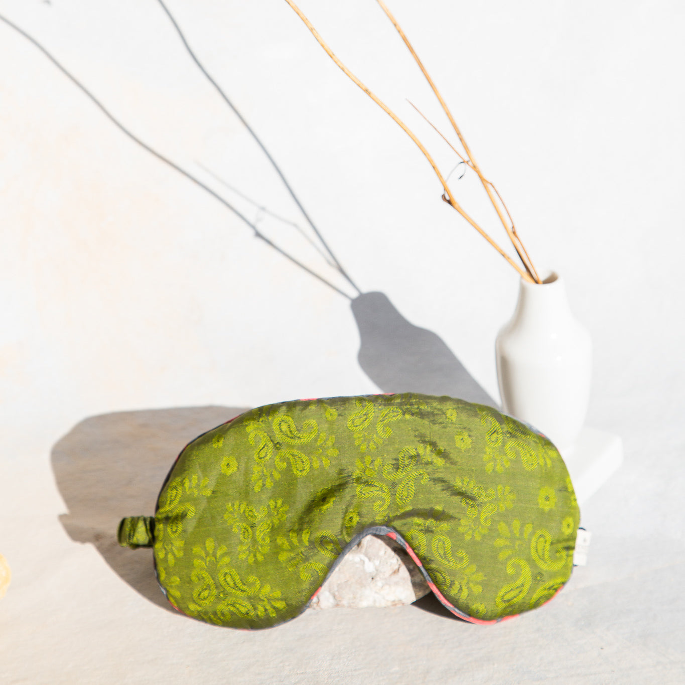 VINTAGE SILK EYE MASK